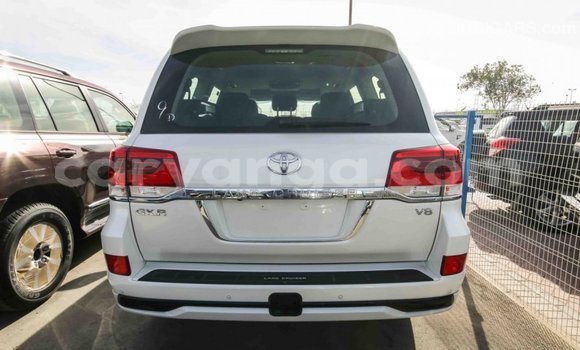 Buy Import Toyota Land Cruiser White Car in Import - Dubai in Malawi Buy Import Toyota Land Cruiser White Car in Import - Dubai in Malawi