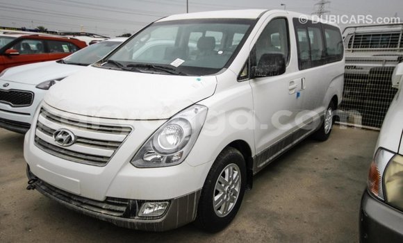 Buy Import Hyundai Chorus White Truck in Import - Dubai in Malawi Buy Import Hyundai Chorus White Truck in Import - Dubai in Malawi