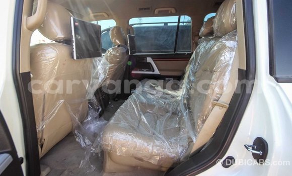 Buy Import Toyota Land Cruiser White Car in Import - Dubai in Malawi Buy Import Toyota Land Cruiser White Car in Import - Dubai in Malawi