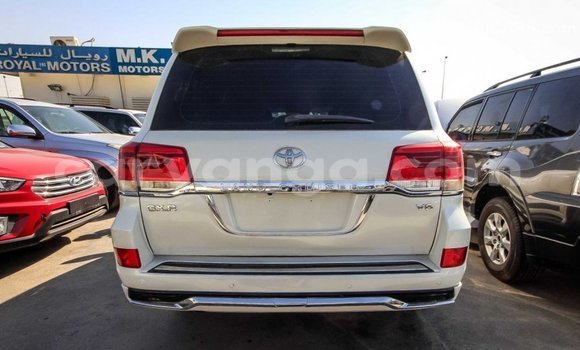 Buy Import Toyota Land Cruiser White Car in Import - Dubai in Malawi Buy Import Toyota Land Cruiser White Car in Import - Dubai in Malawi