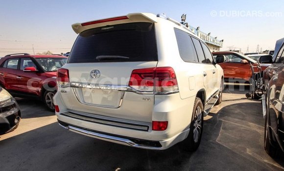 Buy Import Toyota Land Cruiser White Car in Import - Dubai in Malawi Buy Import Toyota Land Cruiser White Car in Import - Dubai in Malawi