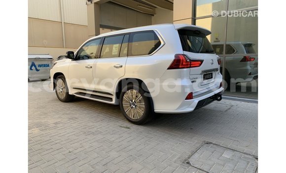 Acheter Import Voiture Lexus LX Blanc à Import - Dubai, Malawi Acheter Import Voiture Lexus LX Blanc à Import - Dubai, Malawi