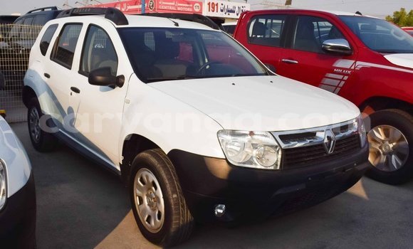 Buy Import Renault Duster White Car in Import - Dubai in Malawi