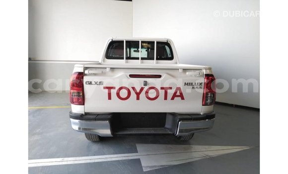 Acheter Import Voiture Toyota Hilux Blanc à Import - Dubai, Malawi Acheter Import Voiture Toyota Hilux Blanc à Import - Dubai, Malawi