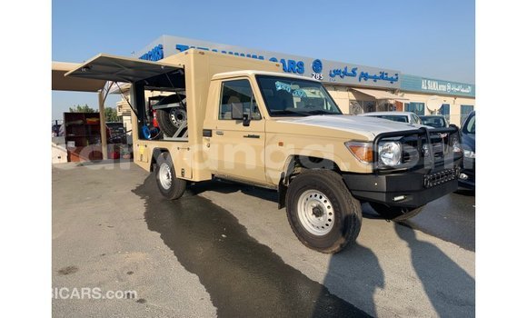 Buy Import Toyota Land Cruiser Beige Car in Import - Dubai in Malawi Buy Import Toyota Land Cruiser Beige Car in Import - Dubai in Malawi