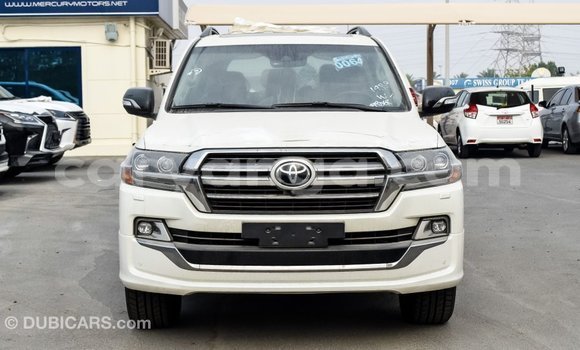 Acheter Import Voiture Toyota Land Cruiser Blanc à Import - Dubai, Malawi Acheter Import Voiture Toyota Land Cruiser Blanc à Import - Dubai, Malawi