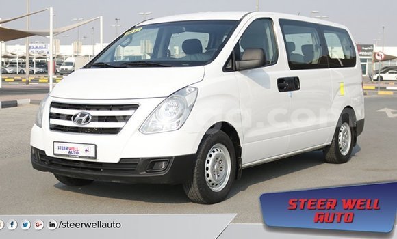 Buy Import Hyundai Chorus White Truck in Import - Dubai in Malawi