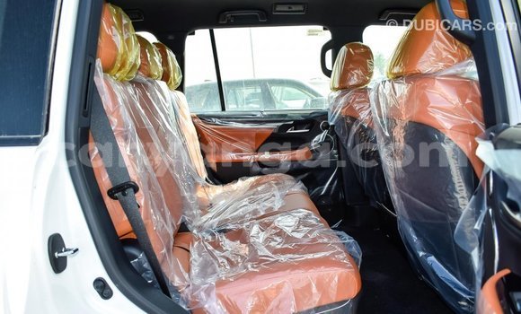 Acheter Import Voiture Lexus LX Blanc à Import - Dubai, Malawi Acheter Import Voiture Lexus LX Blanc à Import - Dubai, Malawi