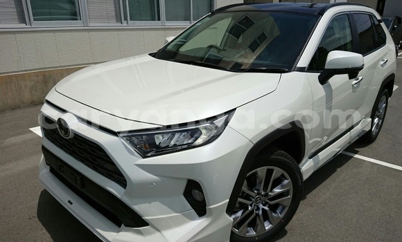 Buy Used Toyota RAV4 White Car in Livingstonia in Karonga Buy Used Toyota RAV4 White Car in Livingstonia in Karonga