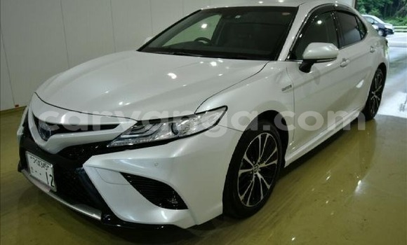 Buy Used Toyota Camry (Japan) White Car in Chipoka in Dedza