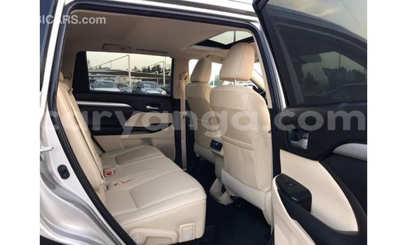 Nunua Imported Toyota Highlander Other Gari ndani ya Import - Dubai nchini Malawi Nunua Imported Toyota Highlander Other Gari ndani ya Import - Dubai nchini Malawi