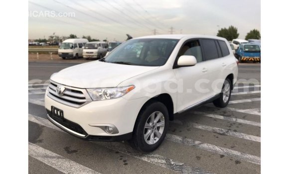 Nunua Imported Toyota Highlander White Gari ndani ya Import - Dubai nchini Malawi Nunua Imported Toyota Highlander White Gari ndani ya Import - Dubai nchini Malawi