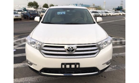 Nunua Imported Toyota Highlander White Gari ndani ya Import - Dubai nchini Malawi Nunua Imported Toyota Highlander White Gari ndani ya Import - Dubai nchini Malawi