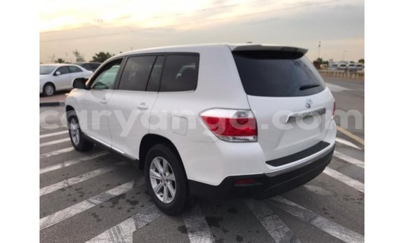 Nunua Imported Toyota Highlander White Gari ndani ya Import - Dubai nchini Malawi Nunua Imported Toyota Highlander White Gari ndani ya Import - Dubai nchini Malawi