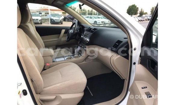 Nunua Imported Toyota Highlander White Gari ndani ya Import - Dubai nchini Malawi Nunua Imported Toyota Highlander White Gari ndani ya Import - Dubai nchini Malawi