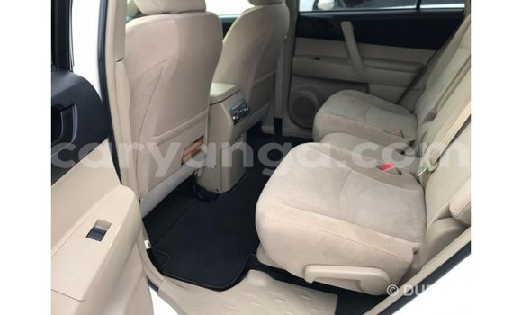 Nunua Imported Toyota Highlander White Gari ndani ya Import - Dubai nchini Malawi Nunua Imported Toyota Highlander White Gari ndani ya Import - Dubai nchini Malawi