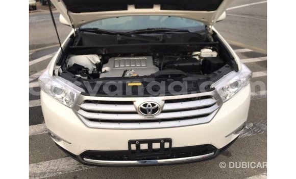Nunua Imported Toyota Highlander White Gari ndani ya Import - Dubai nchini Malawi Nunua Imported Toyota Highlander White Gari ndani ya Import - Dubai nchini Malawi