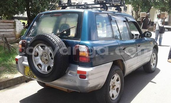 Nunua Ilio tumika Toyota RAV4 Blue Gari ndani ya Limbe nchini Malawi Nunua Ilio tumika Toyota RAV4 Blue Gari ndani ya Limbe nchini Malawi