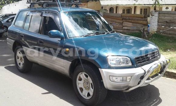 Nunua Ilio tumika Toyota RAV4 Blue Gari ndani ya Limbe nchini Malawi Nunua Ilio tumika Toyota RAV4 Blue Gari ndani ya Limbe nchini Malawi