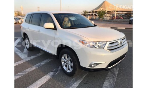 Nunua Imported Toyota Highlander White Gari ndani ya Import - Dubai nchini Malawi Nunua Imported Toyota Highlander White Gari ndani ya Import - Dubai nchini Malawi