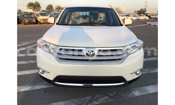 Nunua Imported Toyota Highlander White Gari ndani ya Import - Dubai nchini Malawi Nunua Imported Toyota Highlander White Gari ndani ya Import - Dubai nchini Malawi