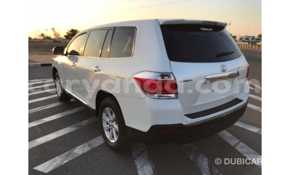 Nunua Imported Toyota Highlander White Gari ndani ya Import - Dubai nchini Malawi Nunua Imported Toyota Highlander White Gari ndani ya Import - Dubai nchini Malawi