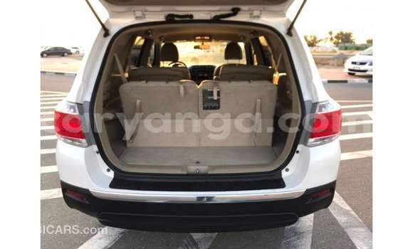 Nunua Imported Toyota Highlander White Gari ndani ya Import - Dubai nchini Malawi Nunua Imported Toyota Highlander White Gari ndani ya Import - Dubai nchini Malawi