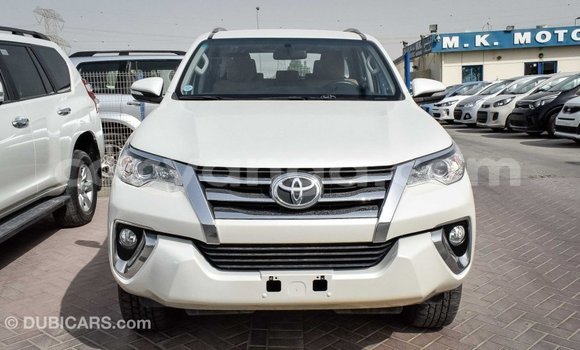 Nunua Imported Toyota Fortuner White Gari ndani ya Import - Dubai nchini Malawi Nunua Imported Toyota Fortuner White Gari ndani ya Import - Dubai nchini Malawi