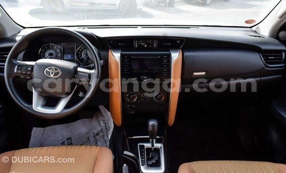 Nunua Imported Toyota Fortuner White Gari ndani ya Import - Dubai nchini Malawi Nunua Imported Toyota Fortuner White Gari ndani ya Import - Dubai nchini Malawi