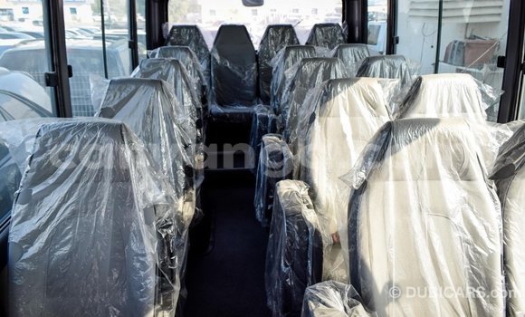 Nunua Imported Hyundai Chorus Beige Lori ndani ya Import - Dubai nchini Malawi Nunua Imported Hyundai Chorus Beige Lori ndani ya Import - Dubai nchini Malawi