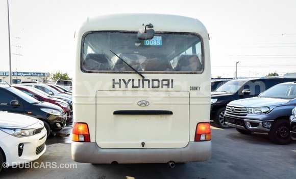 Nunua Imported Hyundai Chorus Beige Lori ndani ya Import - Dubai nchini Malawi Nunua Imported Hyundai Chorus Beige Lori ndani ya Import - Dubai nchini Malawi