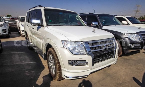 Nunua Imported Mitsubishi Pajero White Gari ndani ya Import - Dubai nchini Malawi Nunua Imported Mitsubishi Pajero White Gari ndani ya Import - Dubai nchini Malawi