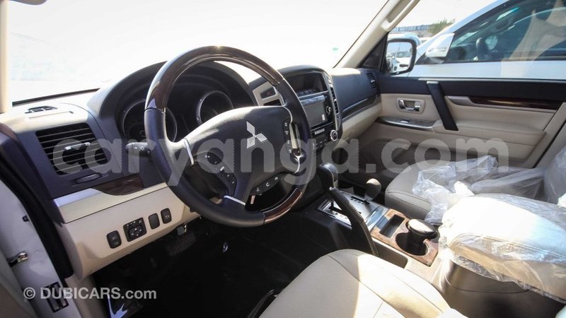 Big with watermark mitsubishi pajero malawi import dubai 6530