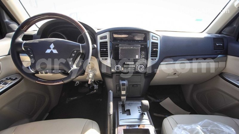 Big with watermark mitsubishi pajero malawi import dubai 6530