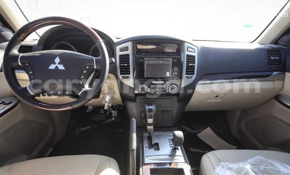 Nunua Imported Mitsubishi Pajero White Gari ndani ya Import - Dubai nchini Malawi Nunua Imported Mitsubishi Pajero White Gari ndani ya Import - Dubai nchini Malawi