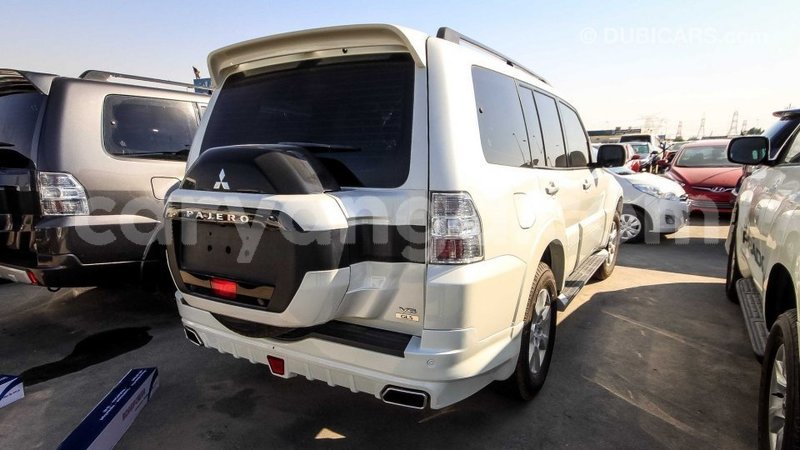 Big with watermark mitsubishi pajero malawi import dubai 6530