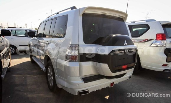 Nunua Imported Mitsubishi Pajero White Gari ndani ya Import - Dubai nchini Malawi Nunua Imported Mitsubishi Pajero White Gari ndani ya Import - Dubai nchini Malawi