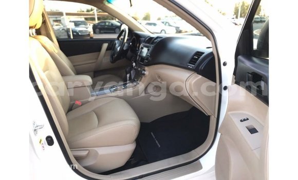 Buy Import Toyota Highlander White Car in Import - Dubai in Malawi Buy Import Toyota Highlander White Car in Import - Dubai in Malawi