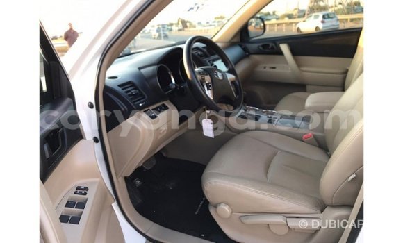 Buy Import Toyota Highlander White Car in Import - Dubai in Malawi Buy Import Toyota Highlander White Car in Import - Dubai in Malawi