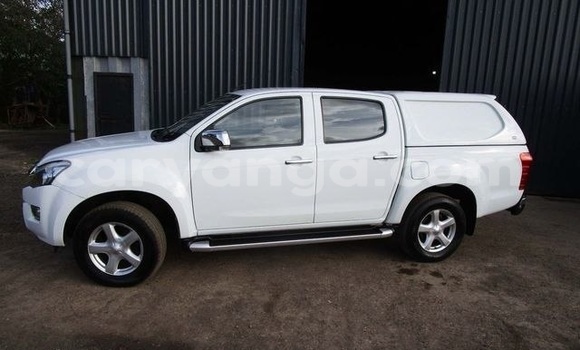 Buy Used Isuzu D–MAX White Car in Lilongwe in Malawi