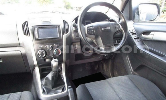 Acheter Occasion Voiture Isuzu D–MAX Blanc à Lilongwe, Malawi Acheter Occasion Voiture Isuzu D–MAX Blanc à Lilongwe, Malawi
