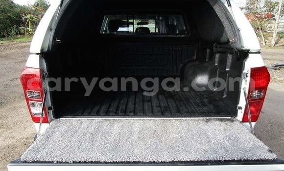 Acheter Occasion Voiture Isuzu D–MAX Blanc à Lilongwe, Malawi Acheter Occasion Voiture Isuzu D–MAX Blanc à Lilongwe, Malawi