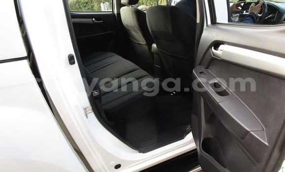 Acheter Occasion Voiture Isuzu D–MAX Blanc à Lilongwe, Malawi Acheter Occasion Voiture Isuzu D–MAX Blanc à Lilongwe, Malawi