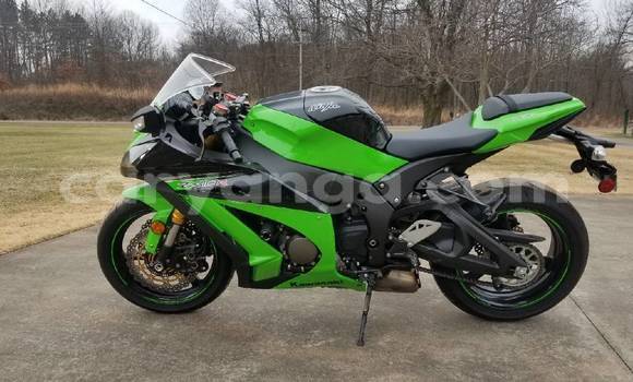 Nunua Ilio tumika Kawasaki Ninja ZX-10R Green Bike ndani ya Lilongwe nchini Malawi Nunua Ilio tumika Kawasaki Ninja ZX-10R Green Bike ndani ya Lilongwe nchini Malawi