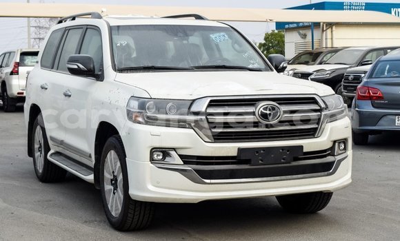 Acheter Import Voiture Toyota Land Cruiser Blanc à Import - Dubai, Malawi Acheter Import Voiture Toyota Land Cruiser Blanc à Import - Dubai, Malawi