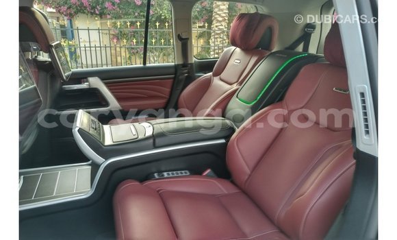 Acheter Import Voiture Toyota Land Cruiser Noir à Import - Dubai, Malawi Acheter Import Voiture Toyota Land Cruiser Noir à Import - Dubai, Malawi