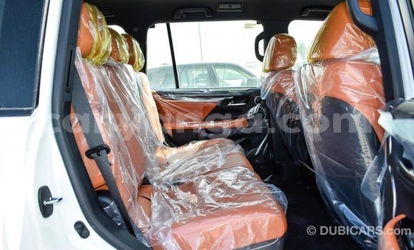 Acheter Import Voiture Lexus LX Blanc à Import - Dubai, Malawi Acheter Import Voiture Lexus LX Blanc à Import - Dubai, Malawi