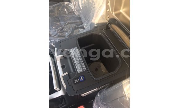 Acheter Import Voiture Toyota Land Cruiser Noir à Import - Dubai, Malawi Acheter Import Voiture Toyota Land Cruiser Noir à Import - Dubai, Malawi