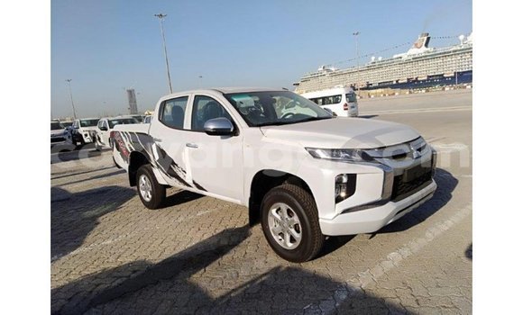 Acheter Import Voiture Mitsubishi L200 Blanc à Import - Dubai, Malawi Acheter Import Voiture Mitsubishi L200 Blanc à Import - Dubai, Malawi