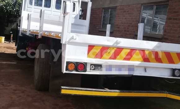 Buy Used Mercedes‒Benz 190–Series White Car in Zomba in Malawi Buy Used Mercedes‒Benz 190–Series White Car in Zomba in Malawi